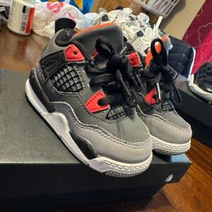 Kids Jordan Retro 4 (TODDLER SIZE ONLY)